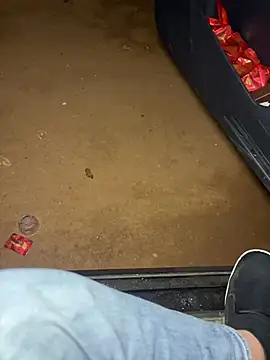 yingzi003 online show from 04/25/26, 04:04