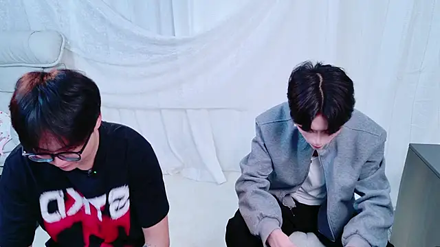 Dkcolo online show from 04/23/26, 08:57