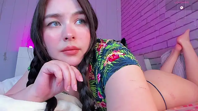 Snapshot of NatalForsy chatting on 06/12/26, 02:05 NatalForsy online show from 06/12/26, 02:05