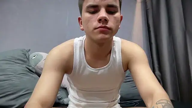 Snapshot of MaxWoolf chatting on 04/03/26, 02:26 MaxWoolf online show from 04/03/26, 02:26