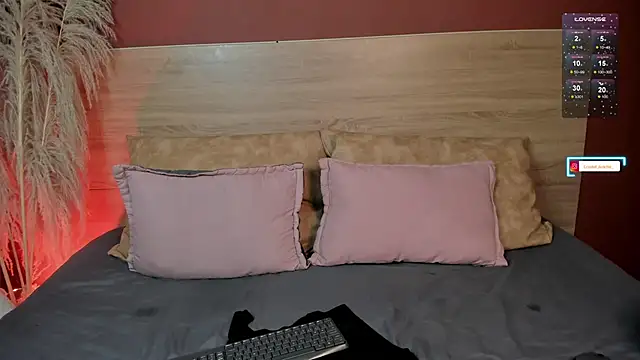 crystal arlette  online show from 04/18/26, 12:09
