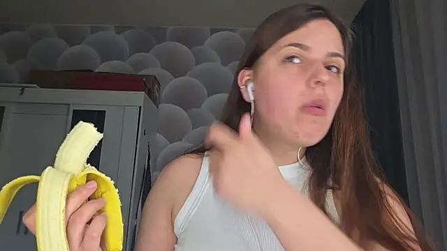 Snapshot of AnnaSpirit chatting on 04/06/26, 04:30 AnnaSpirit online show from 04/06/26, 04:30