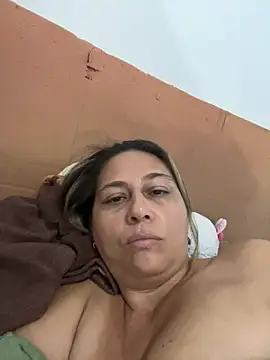 Snapshot of _violeta_99 chatting on 05/04/26, 09:00 violeta 99 online show from 05/04/26, 09:00