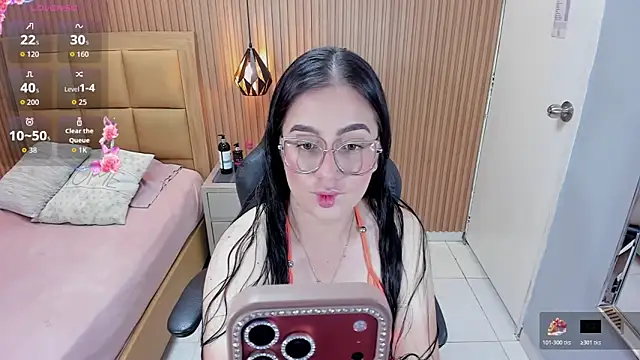SAMANTHAFIORE2 online show from 05/26/26, 07:43