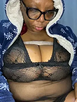 Snapshot of BoobsQueeen chatting on 07/02/26, 01:38 BoobsQueeen online show from 07/02/26, 01:38