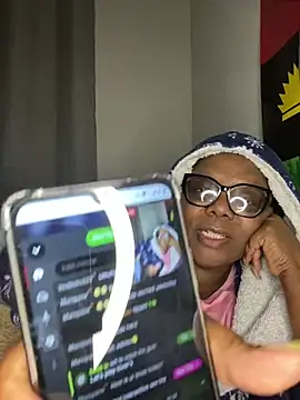 Snapshot of BoobsQueeen chatting on 07/13/26, 04:59 BoobsQueeen online show from 07/13/26, 04:59