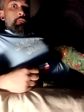 Rockandrola1986 online show from 03/31/26, 02:57