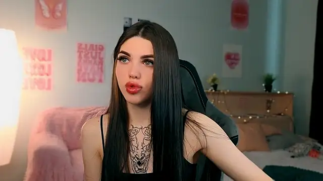 molly rettyy online show from 05/15/26, 04:19