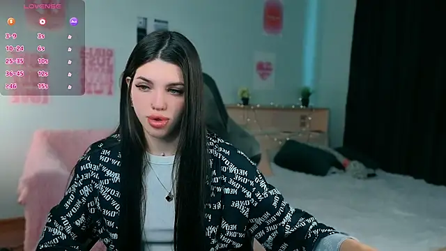 Snapshot of molly_rettyy chatting on 06/30/26, 04:02 molly rettyy online show from 06/30/26, 04:02