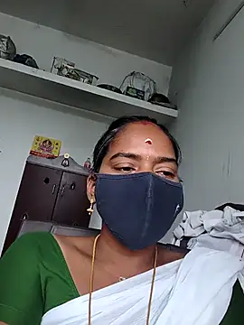 Snapshot of Tamil_Sangeetha chatting on 05/01/26, 02:05 Tamil Sangeetha online show from 05/01/26, 02:05