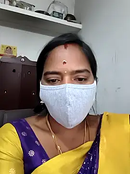 Snapshot of Tamil_Sangeetha chatting on 05/05/26, 01:02 Tamil Sangeetha online show from 05/05/26, 01:02
