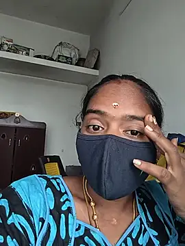 Snapshot of Tamil_Sangeetha chatting on 05/15/26, 11:56 Tamil Sangeetha online show from 05/15/26, 11:56