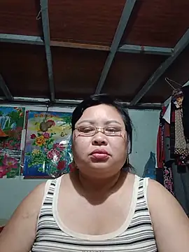 Snapshot of Monglan-c chatting on 05/14/26, 03:19 Monglan-c online show from 05/14/26, 03:19