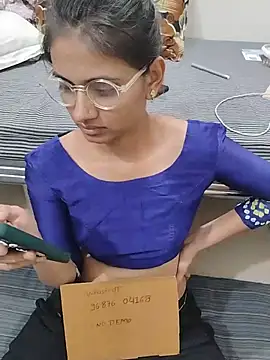 sexy couple liv online show from 04/10/26, 05:50