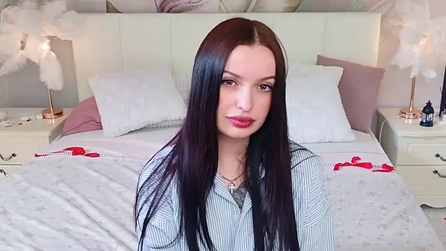 Snapshot of Dina_Glow chatting on 06/12/26, 12:48 Dina Glow online show from 06/12/26, 12:48