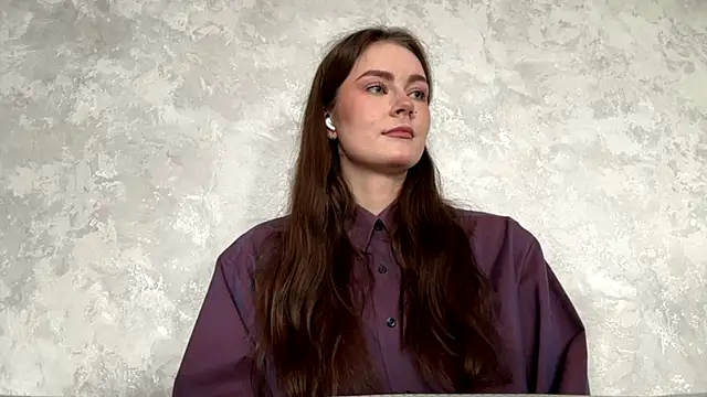 Snapshot of CaroylnEnz chatting on 03/31/26, 08:04 CaroylnEnz online show from 03/31/26, 08:04