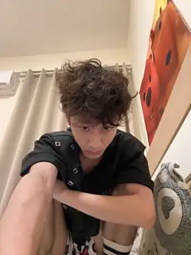 sexyboy-3525 online show from 04/16/26, 01:12