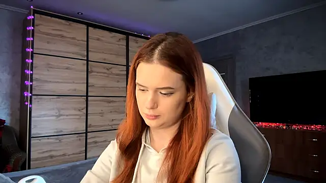 FoxyEmma online show from 04/10/26, 03:06