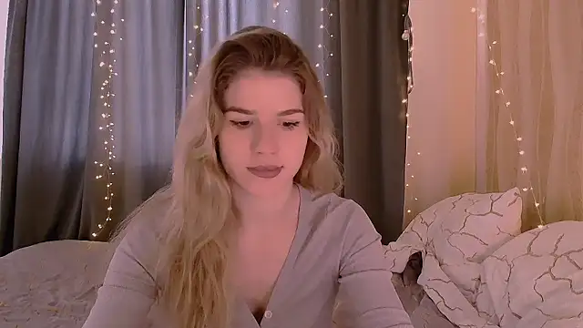 Snapshot of Alisa_Swan_ chatting on 05/05/26, 07:05 Alisa Swan online show from 05/05/26, 07:05