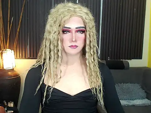 HugexMsLovelyxCock online show from 04/22/26, 10:11