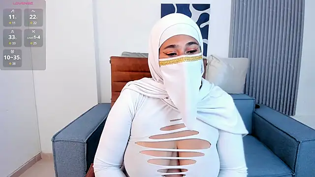 Thalia hala online show from 05/04/26, 06:04