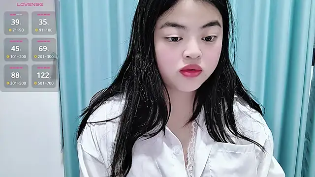 Snapshot of 77--bb chatting on 05/05/26, 12:07 77--bb online show from 05/05/26, 12:07