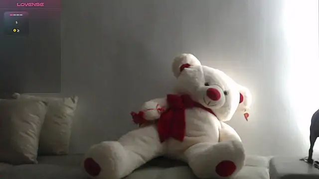 Snapshot of MissDolluxe chatting on 06/21/26, 02:25 MissDolluxe online show from 06/21/26, 02:25