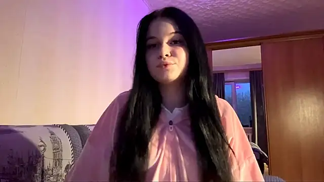 Snapshot of BellaLuxury chatting on 03/30/26, 03:35 BellaLuxury online show from 03/30/26, 03:35