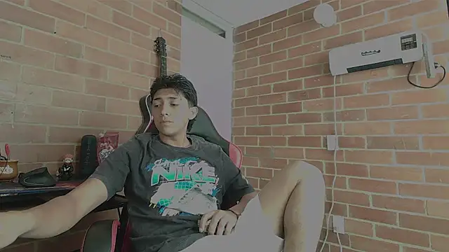ethann2  online show from 06/05/26, 03:40