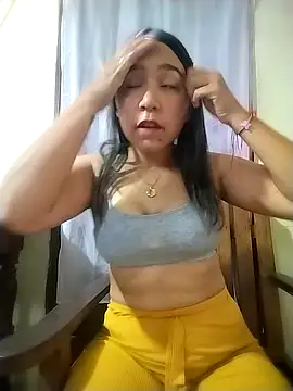 Snapshot of erikabella chatting on 04/05/26, 05:43 erikabella online show from 04/05/26, 05:43