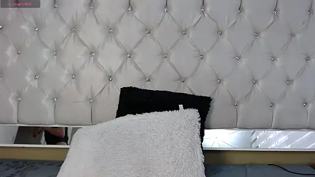 Snapshot of MistressNyx_ chatting on 05/26/26, 02:02 MistressNyx online show from 05/26/26, 02:02