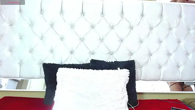 Snapshot of MistressNyx_ chatting on 06/04/26, 02:45 MistressNyx online show from 06/04/26, 02:45