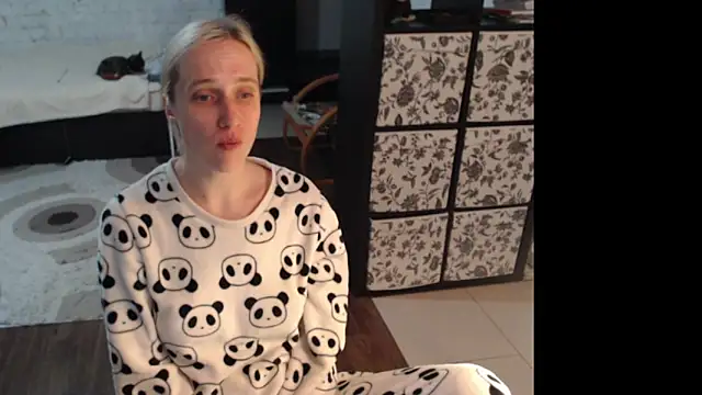 Snapshot of Sweet_hot_shrmp chatting on 06/01/26, 02:02 Sweet hot shrmp online show from 06/01/26, 02:02