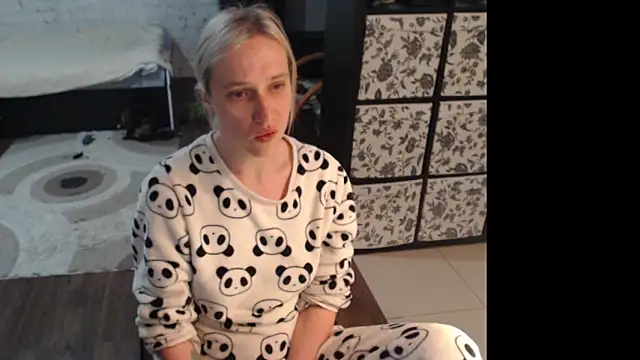 Snapshot of Sweet_hot_shrmp chatting on 06/08/26, 02:12 Sweet hot shrmp online show from 06/08/26, 02:12
