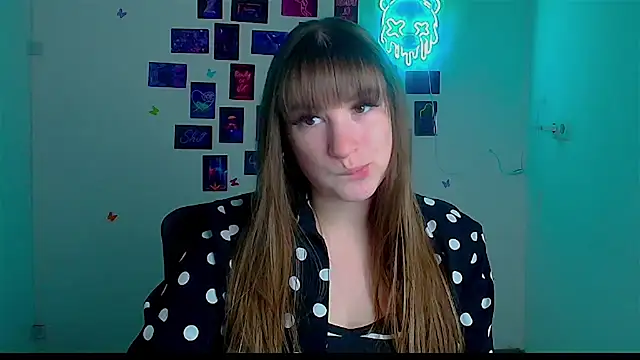 Tiffani Angel online show from 04/22/26, 05:32