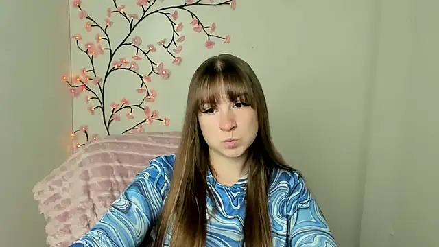 Tiffani Angel online show from 05/10/26, 05:45