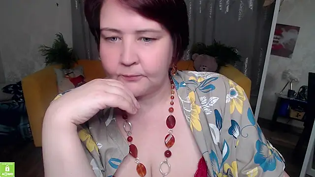 Snapshot of QUEEN02030 chatting on 06/17/26, 10:17 QUEEN02030 online show from 06/17/26, 10:17