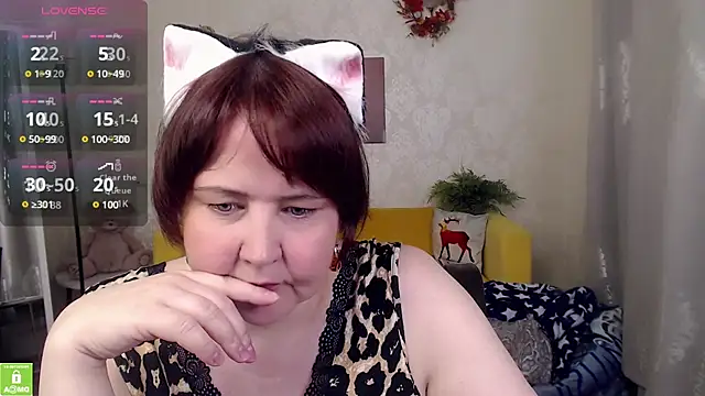 Snapshot of QUEEN02030 chatting on 06/24/26, 06:34 QUEEN02030 online show from 06/24/26, 06:34