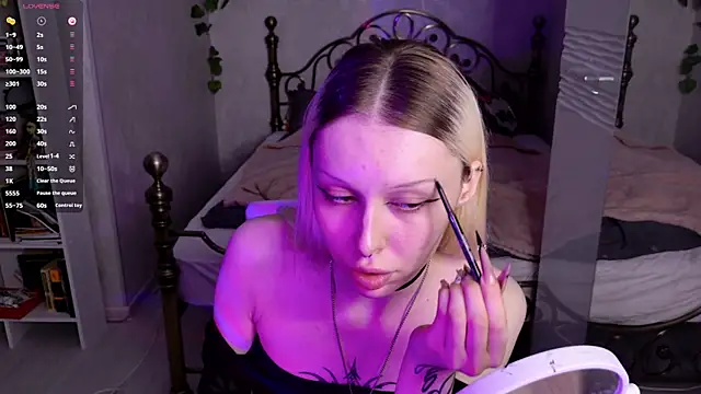 ghost girly online show from 05/12/26, 08:28