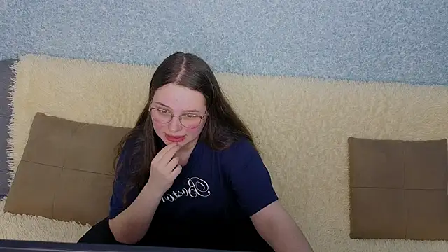 SofiDreamm online show from 04/17/26, 08:23