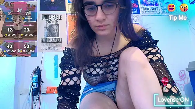 Snapshot of Ellaa_honey chatting on 06/10/26, 07:13 Ellaa honey online show from 06/10/26, 07:13