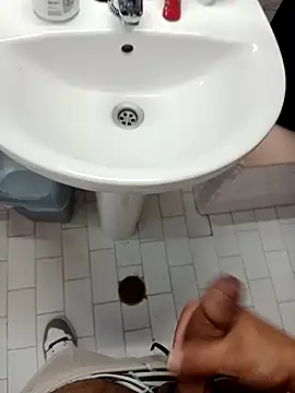 Snapshot of maicolvalejo4444 chatting on 04/03/26, 06:28 maicolvalejo4444 online show from 04/03/26, 06:28