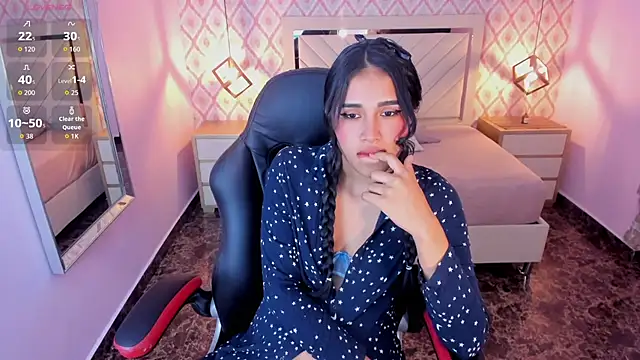 PALOMA ALVES online show from 05/13/26, 10:38
