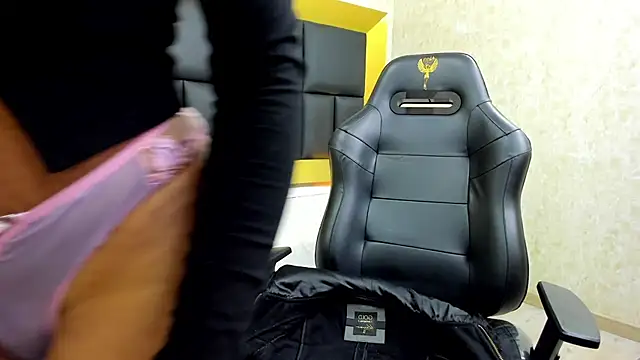 TaraEvanns online show from 04/18/26, 07:07