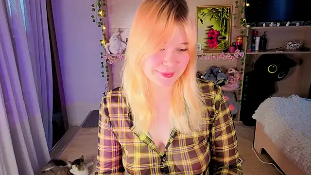 Snapshot of unburnedgirl chatting on 04/04/26, 03:38 unburnedgirl online show from 04/04/26, 03:38