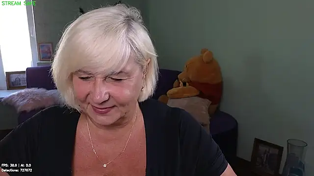 Snapshot of Milane_Milky chatting on 07/28/26, 11:17 Milane Milky online show from 07/28/26, 11:17