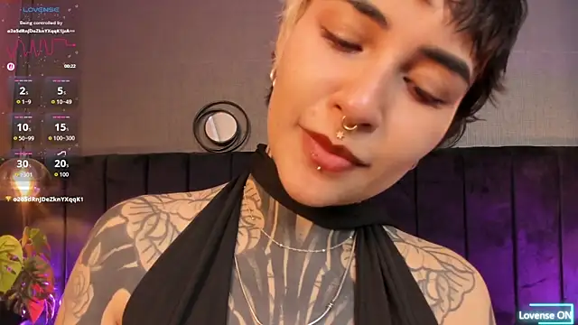 Snapshot of Luana_fiore chatting on 05/10/26, 12:32 Luana fiore online show from 05/10/26, 12:32