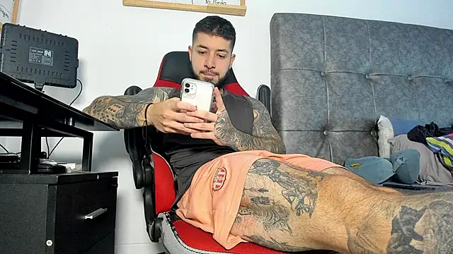 vyxen x online show from 04/13/26, 08:14