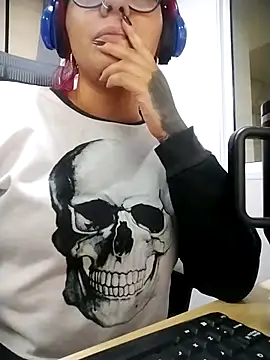 Violett Sykes online show from 04/07/26, 01:17