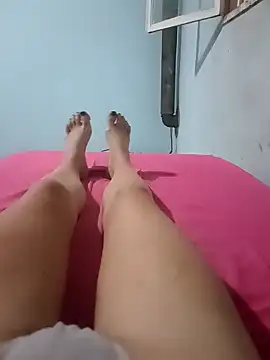 Skinnygirljulie online show from 04/01/26, 05:41